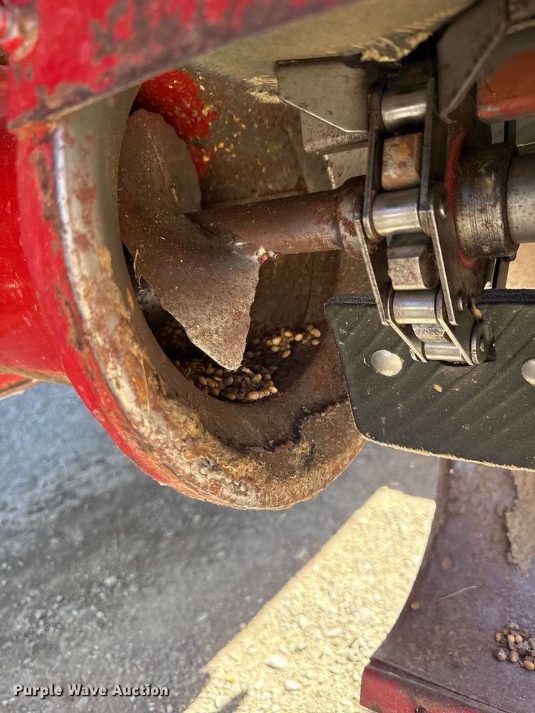 image for item DY8318 1993 Case IH 1666 RWA combine