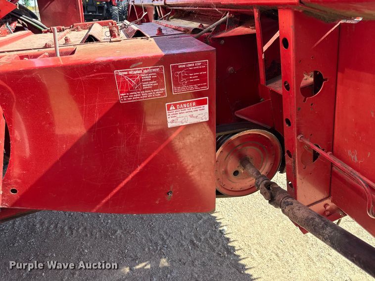 image for item DY8318 1993 Case IH 1666 RWA combine