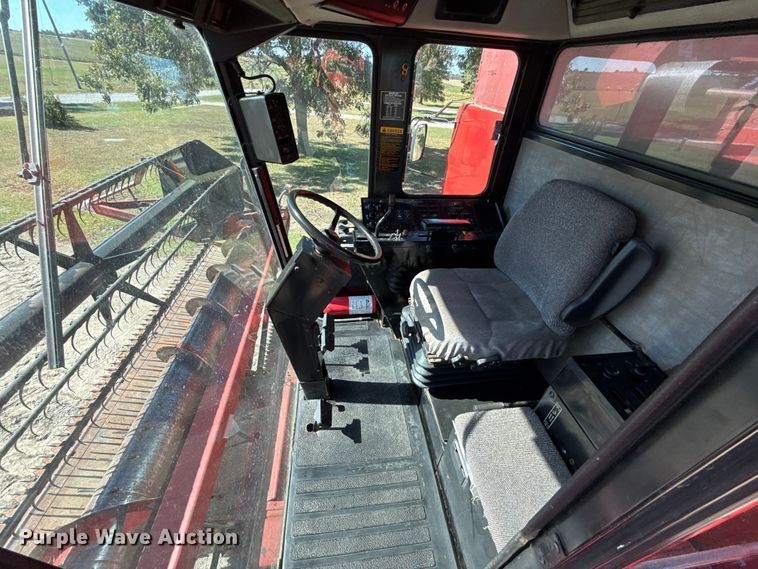 image for item DY8318 1993 Case IH 1666 RWA combine