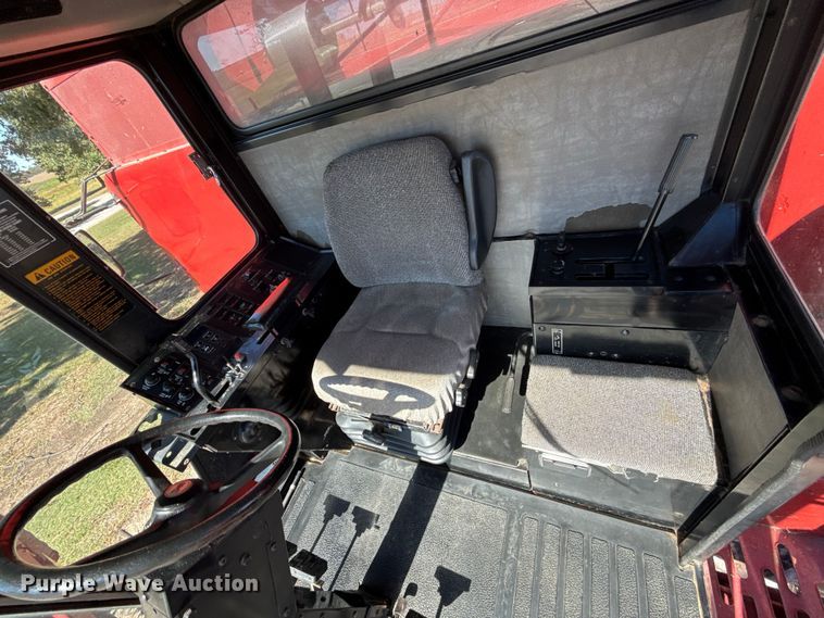 image for item DY8318 1993 Case IH 1666 RWA combine