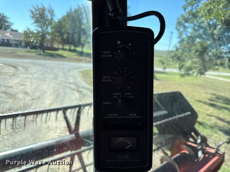 image for item DY8318 1993 Case IH 1666 RWA combine