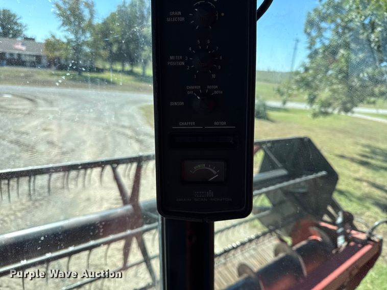 image for item DY8318 1993 Case IH 1666 RWA combine