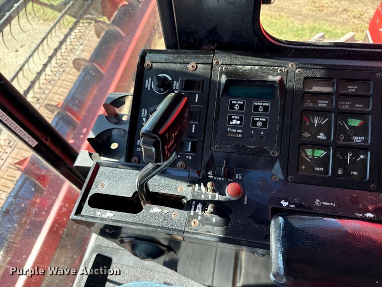 image for item DY8318 1993 Case IH 1666 RWA combine