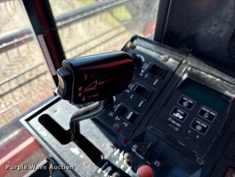 image for item DY8318 1993 Case IH 1666 RWA combine