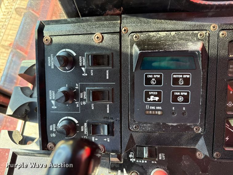 image for item DY8318 1993 Case IH 1666 RWA combine