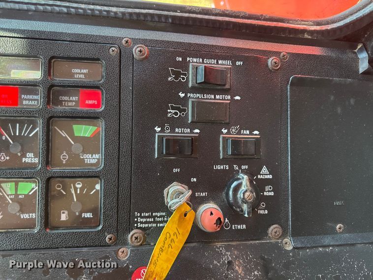 image for item DY8318 1993 Case IH 1666 RWA combine