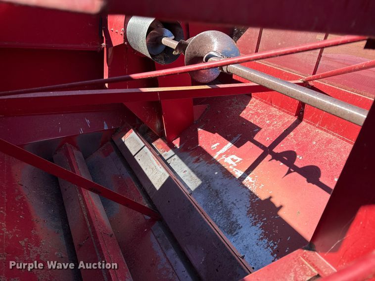 image for item DY8318 1993 Case IH 1666 RWA combine