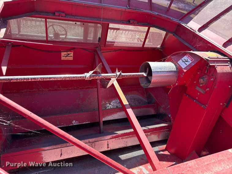 image for item DY8318 1993 Case IH 1666 RWA combine