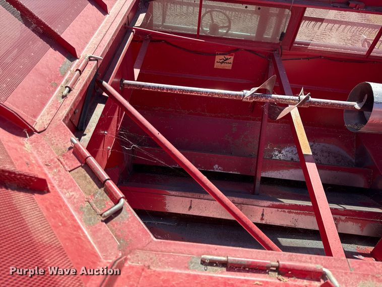 image for item DY8318 1993 Case IH 1666 RWA combine