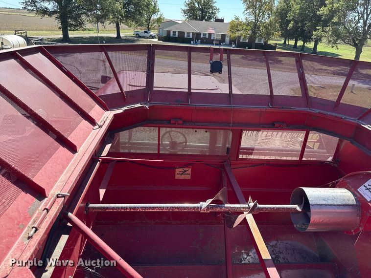image for item DY8318 1993 Case IH 1666 RWA combine