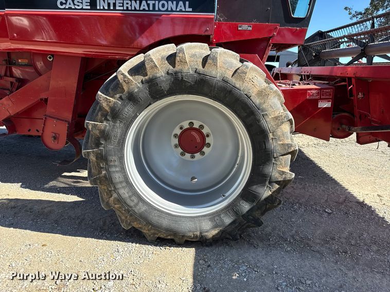 image for item DY8318 1993 Case IH 1666 RWA combine