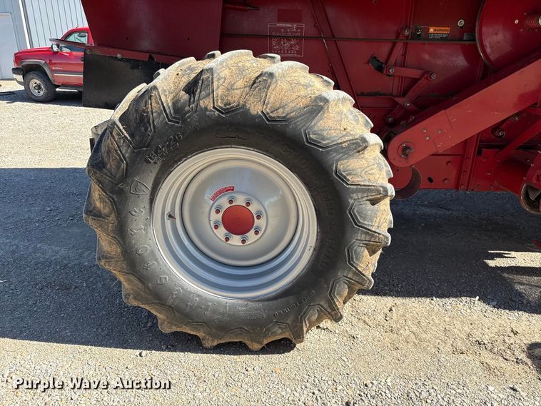 image for item DY8318 1993 Case IH 1666 RWA combine