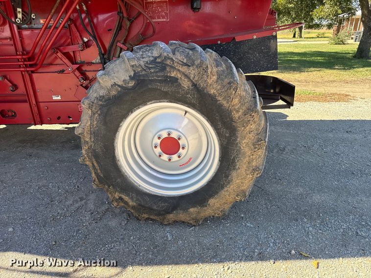 image for item DY8318 1993 Case IH 1666 RWA combine