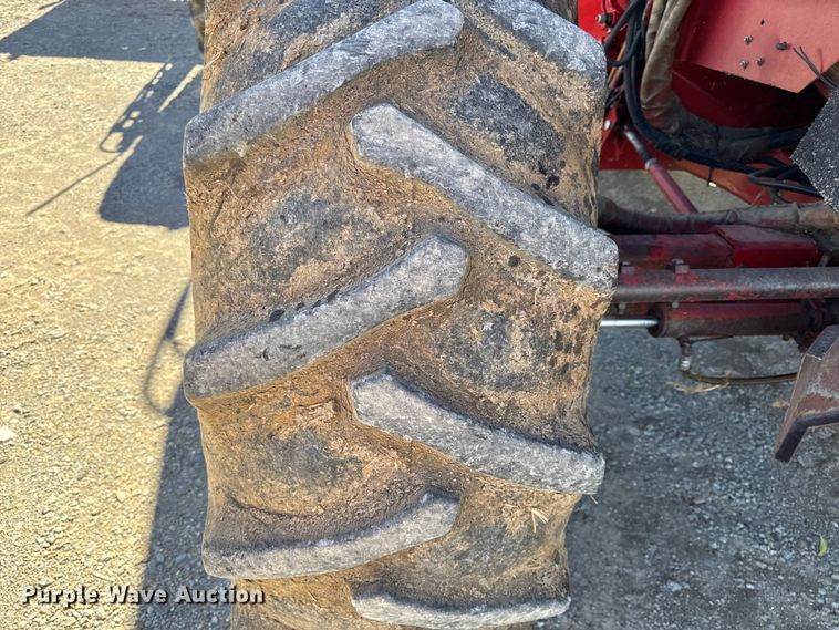 image for item DY8318 1993 Case IH 1666 RWA combine