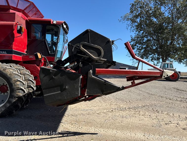 image for item DY8319 1998 Case IH 1020 rigid head
