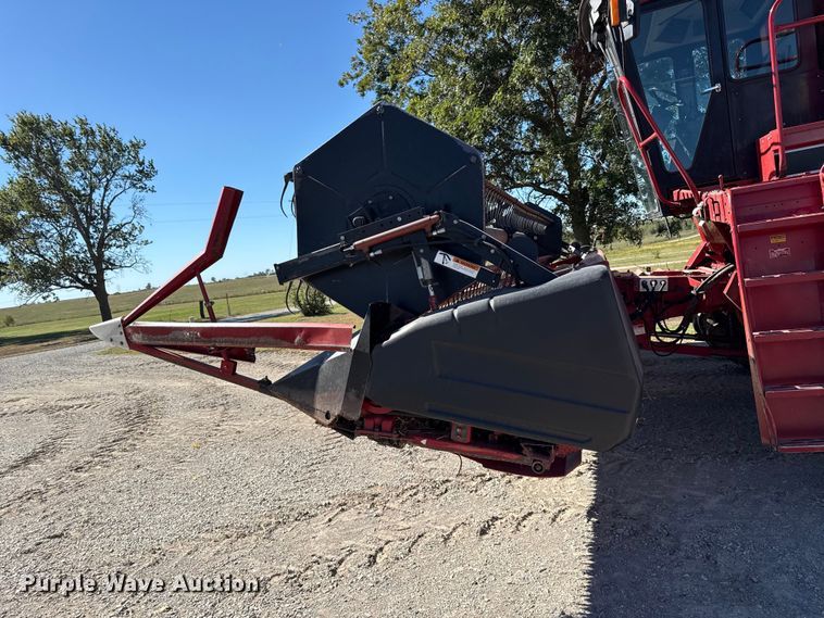 image for item DY8319 1998 Case IH 1020 rigid head