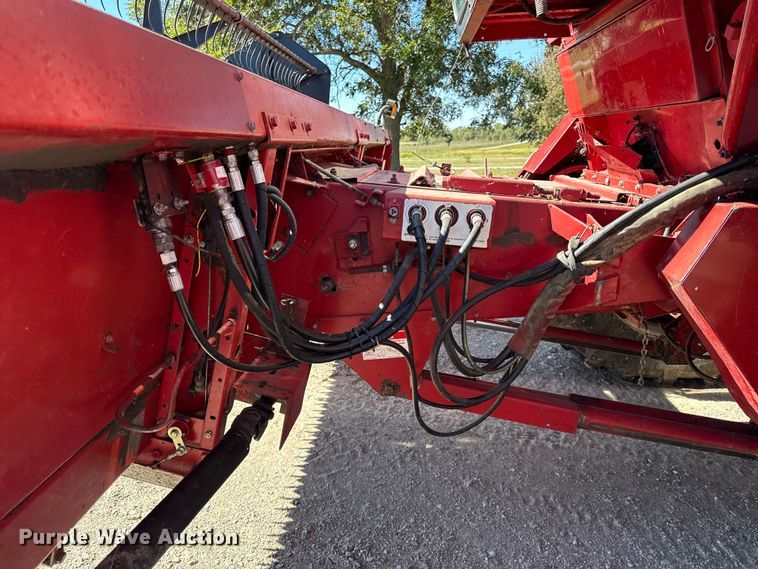 image for item DY8319 1998 Case IH 1020 rigid head