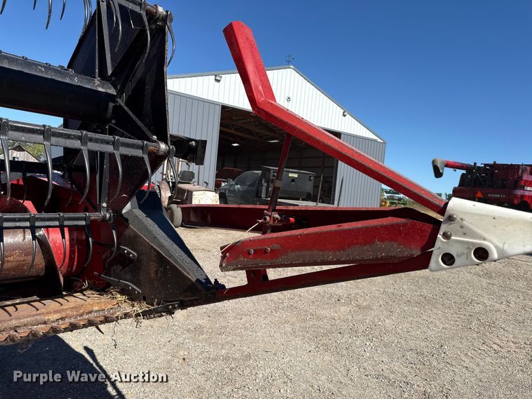 image for item DY8319 1998 Case IH 1020 rigid head