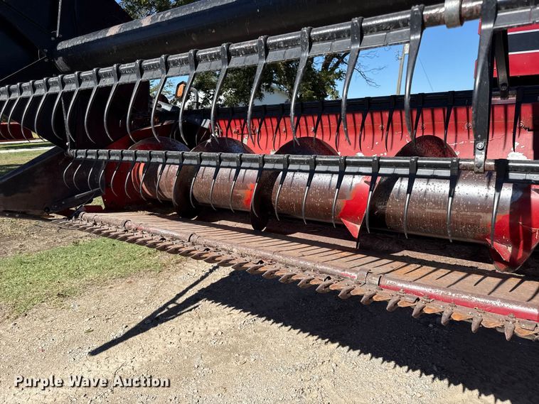 image for item DY8319 1998 Case IH 1020 rigid head