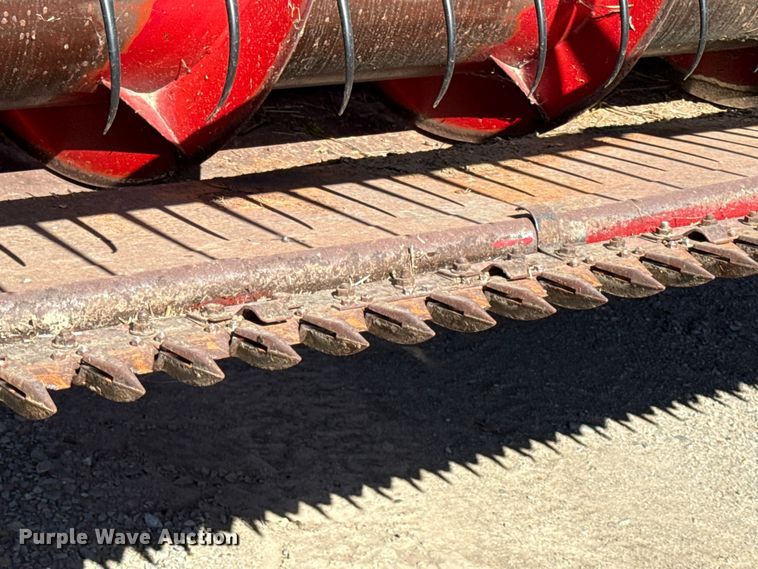 image for item DY8319 1998 Case IH 1020 rigid head