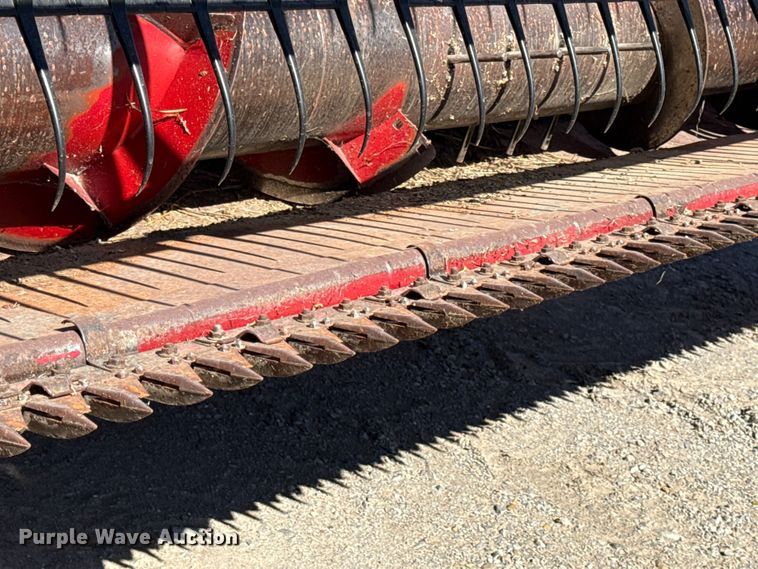 image for item DY8319 1998 Case IH 1020 rigid head