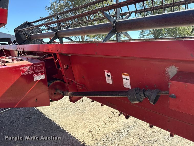 image for item DY8319 1998 Case IH 1020 rigid head