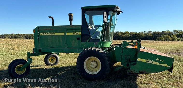 image for item DY8323 2007 John Deere 4995 swather / windrower