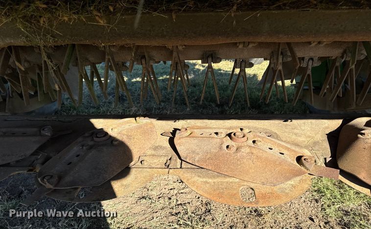 image for item DY8323 2007 John Deere 4995 swather / windrower