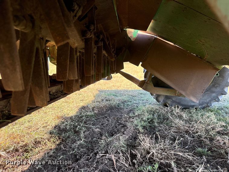 image for item DY8323 2007 John Deere 4995 swather / windrower