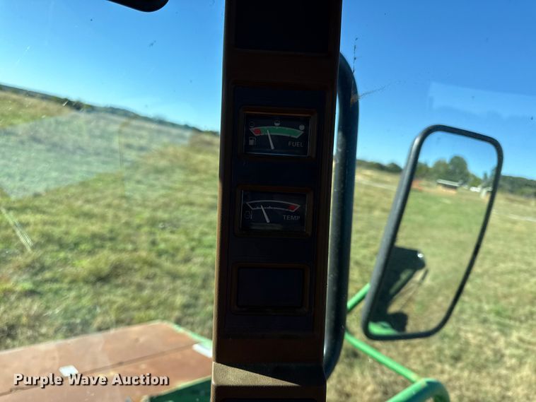 image for item DY8323 2007 John Deere 4995 swather / windrower