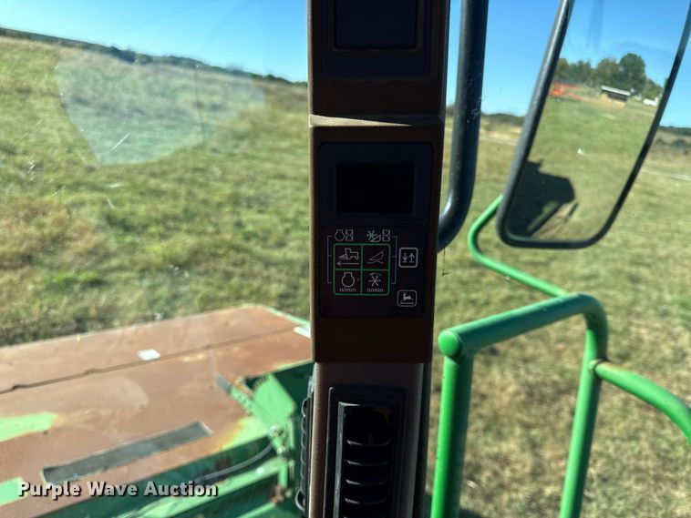 image for item DY8323 2007 John Deere 4995 swather / windrower