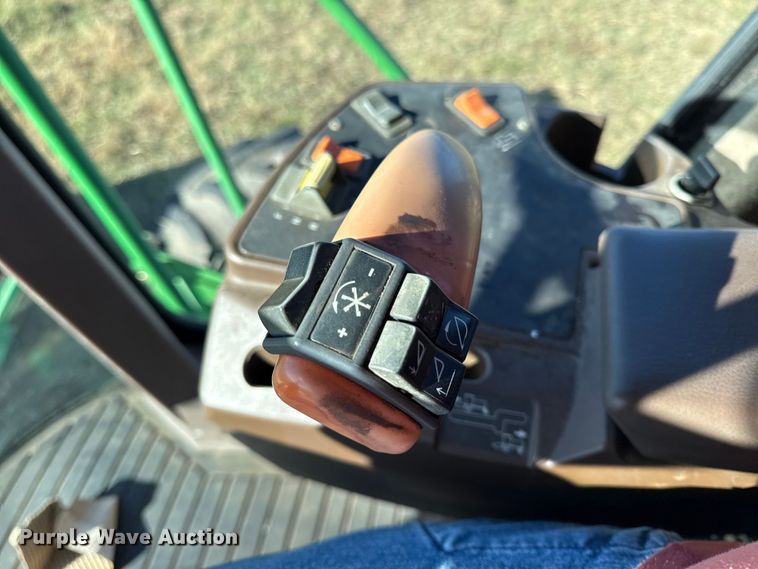 image for item DY8323 2007 John Deere 4995 swather / windrower