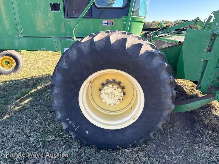 image for item DY8323 2007 John Deere 4995 swather / windrower