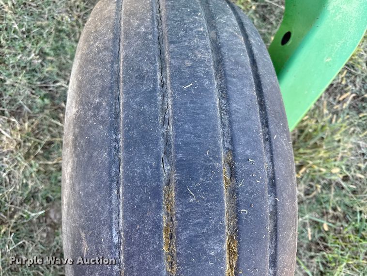 image for item DY8323 2007 John Deere 4995 swather / windrower