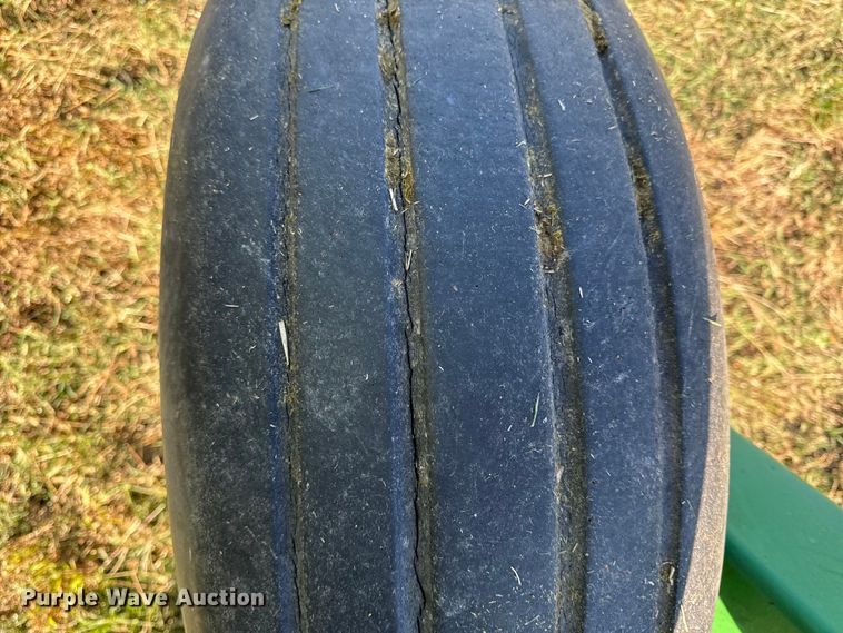 image for item DY8323 2007 John Deere 4995 swather / windrower