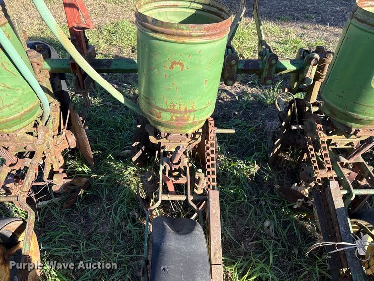 image for item DY8327 Ag equipment