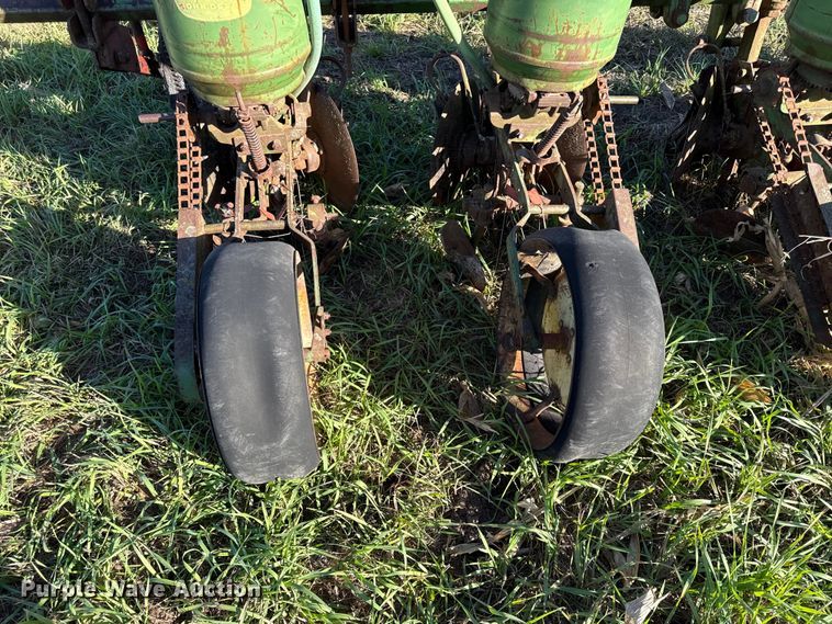 image for item DY8327 Ag equipment