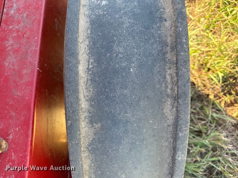 image for item DY8330 International 5100 grain drill