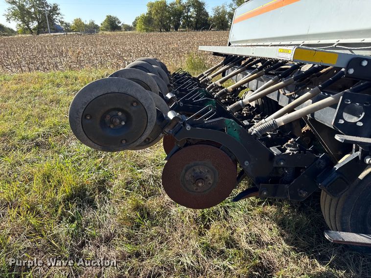 image for item DY8331 CrustBuster 4000 grain drill