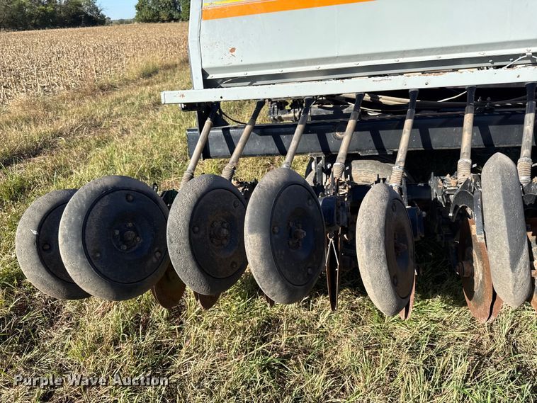 image for item DY8331 CrustBuster 4000 grain drill