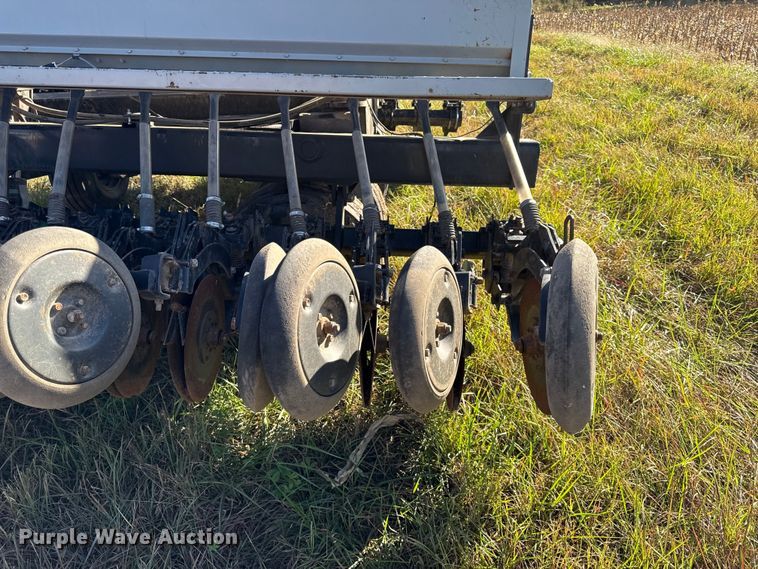 image for item DY8331 CrustBuster 4000 grain drill