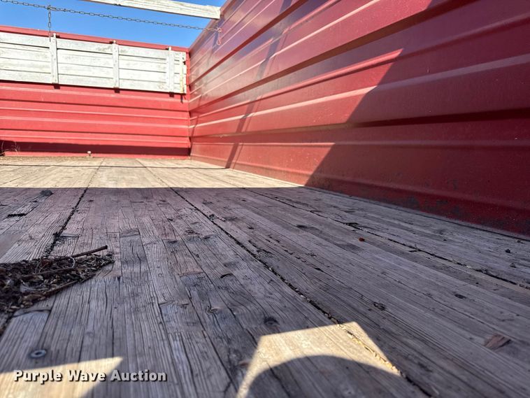 image for item DY8332 1982 Ford F7000 grain truck