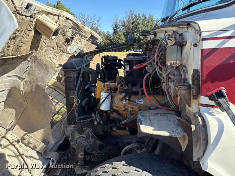 image for item DY8332 1982 Ford F7000 grain truck