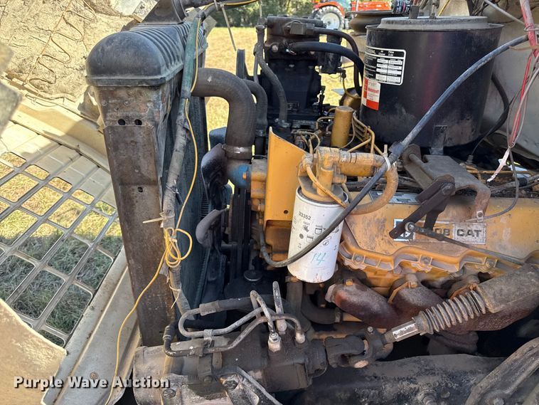 image for item DY8332 1982 Ford F7000 grain truck