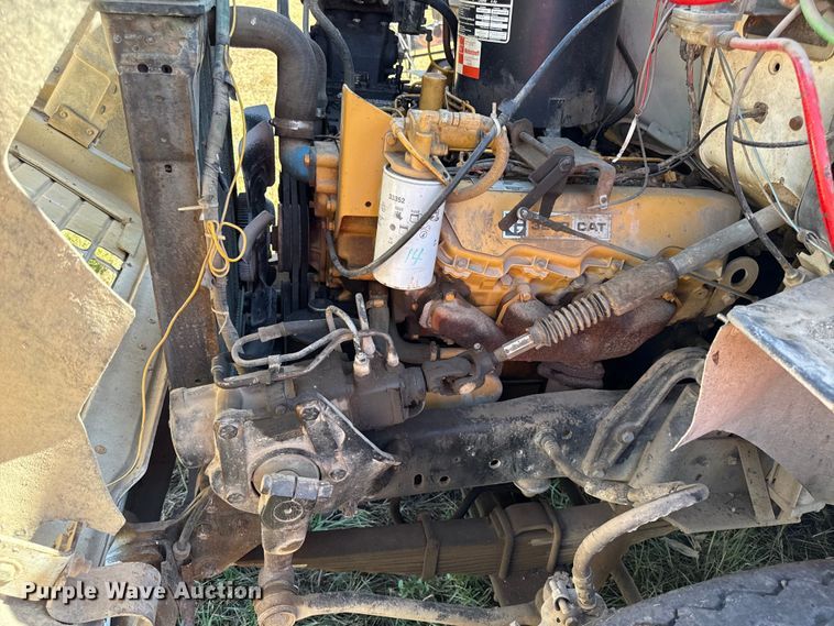 image for item DY8332 1982 Ford F7000 grain truck