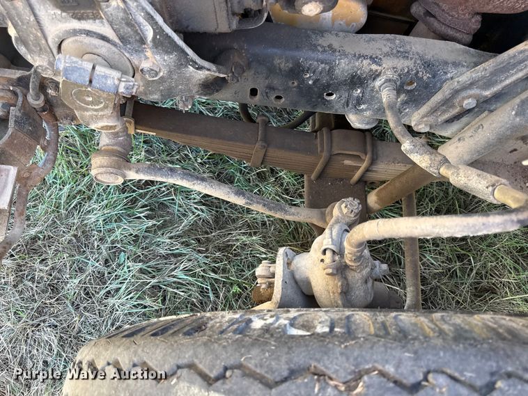 image for item DY8332 1982 Ford F7000 grain truck