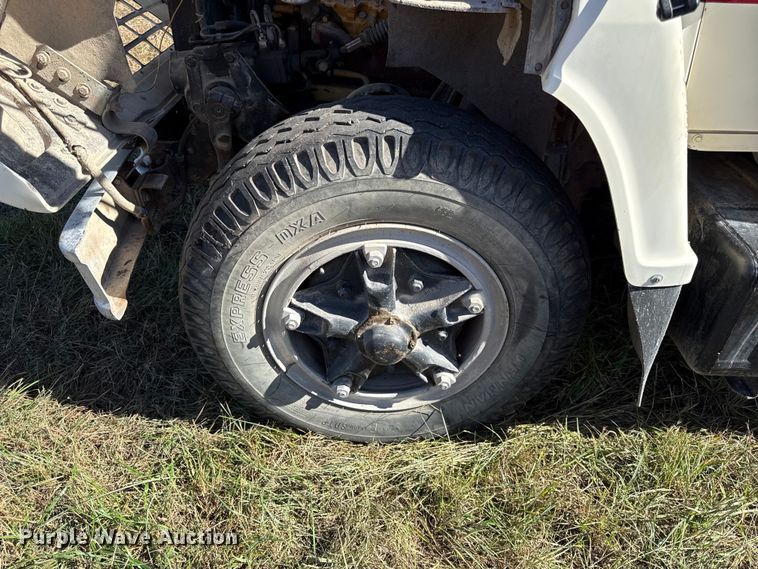 image for item DY8332 1982 Ford F7000 grain truck