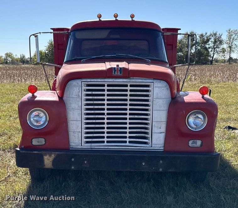 image for item DY8333 1966 International 1600 grain truck