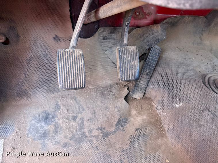 image for item DY8333 1966 International 1600 grain truck