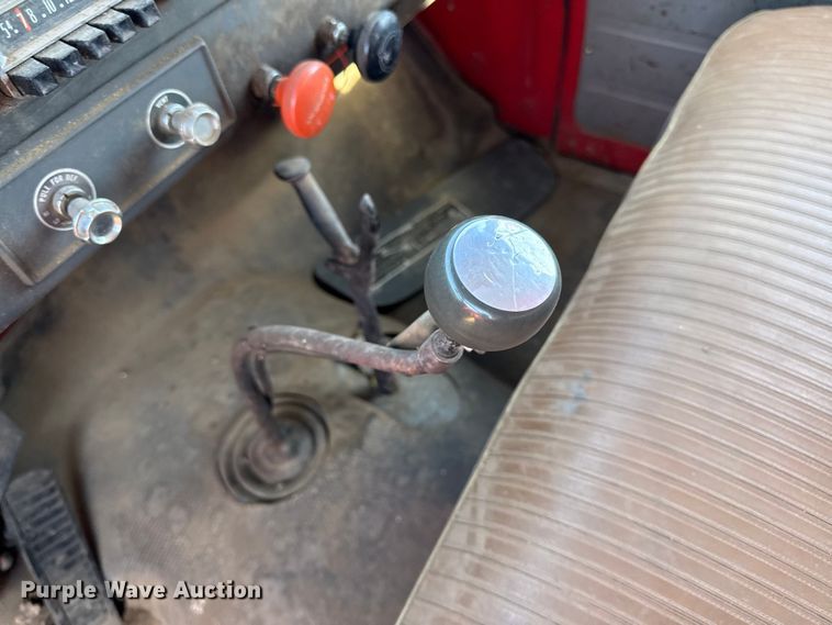 image for item DY8333 1966 International 1600 grain truck